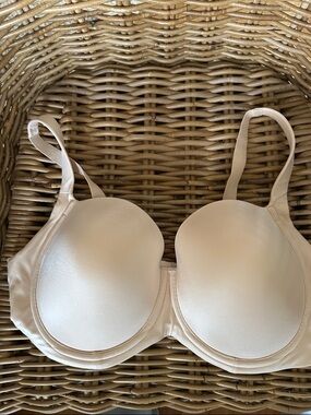 Soma Stunning Support Full Coverage Bra. 38 DDD. Like new.